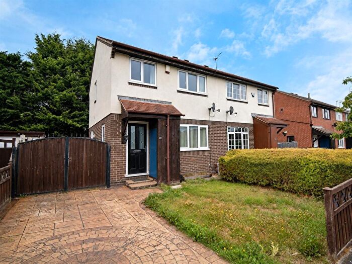 3 Bedroom Semi-Detached House To Rent In Sycamore Copse, Wakefield, WF2
