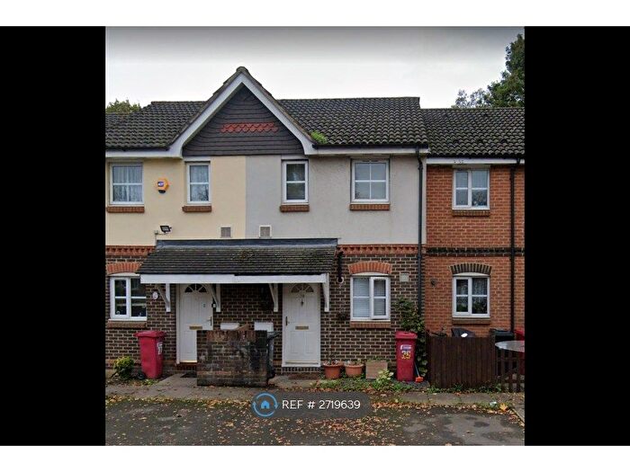 2 Bedroom Terraced House To Rent In Stranraer Gardens, Slough, SL1