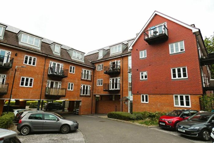 1 Bedroom Apartment To Rent In Cardew Court, Crowthorne Road, RG12