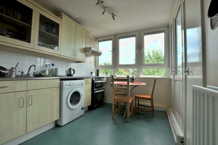 2 Bedroom Flat To Rent In Phillipp Street, London, N1