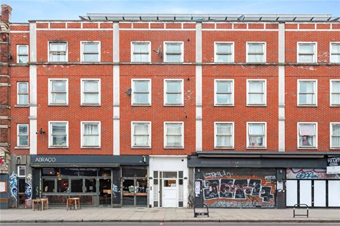 2 Bedroom Apartment To Rent In Stoke Newington Road, London, N16