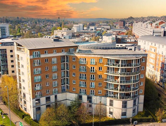 2 Bedroom Flat For Sale In Selden Hill, Hemel Hempstead, HP2