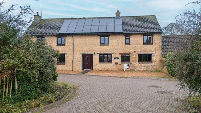 5 Bedroom Barn Conversion For Sale In Manor Farm Court, Titchmarsh, NN14