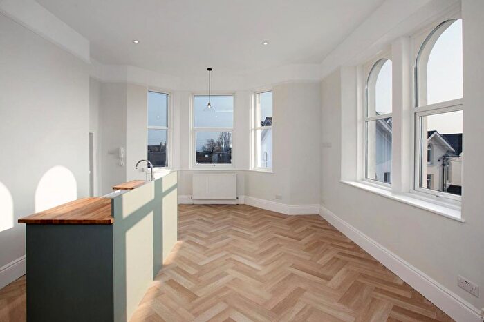 1 Bedroom Flat To Rent In Hermosa Road, Teignmouth, TQ14