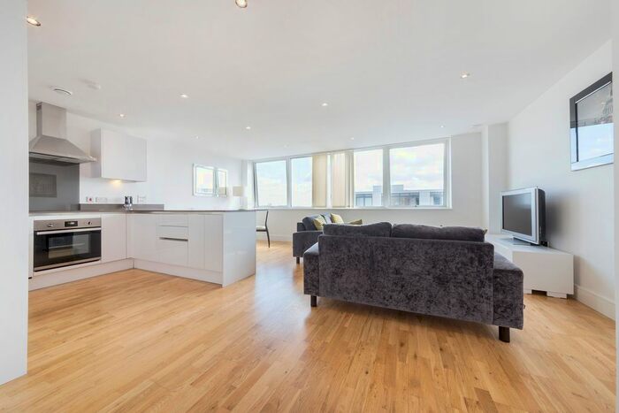 2 Bedroom Flat To Rent In Beacon Point, Dowells Street, Greenwich, London, SE10