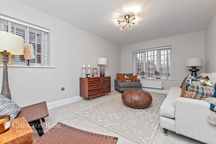 5 Bedroom Link Detached House For Sale In Hunsbury Grange, Northampton, NN5