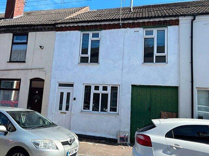 3 Bedroom Terraced House For Sale In Clement Road, Halesowen, West Midlands, B62