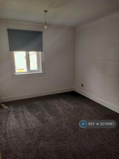 3 Bedroom Flat To Rent In Northbarr, Erskine, PA8