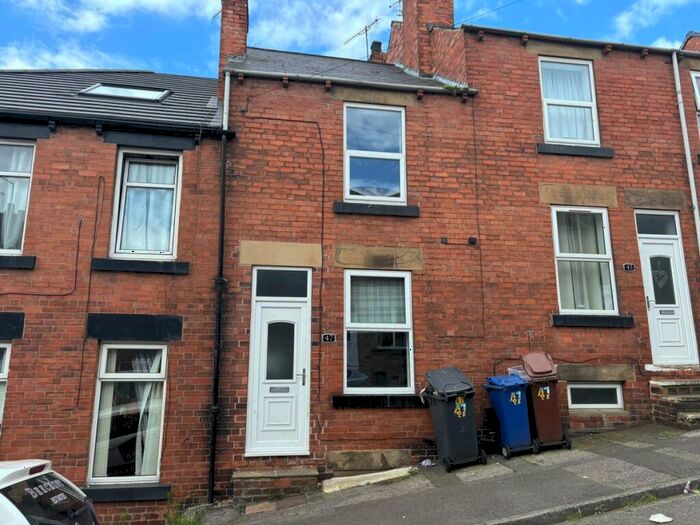 3 Bedroom House To Rent In Gill Street, Hoyland, S74