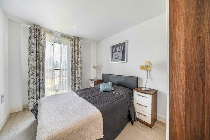 2 Bedroom Flat For Sale In Seafarer Way, Surrey Quays, SE16