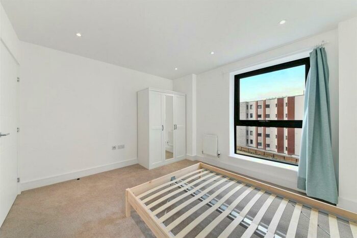 1 Bedroom Apartment For Sale In Cityview Point, Leven Wharf, Poplar, London, E14