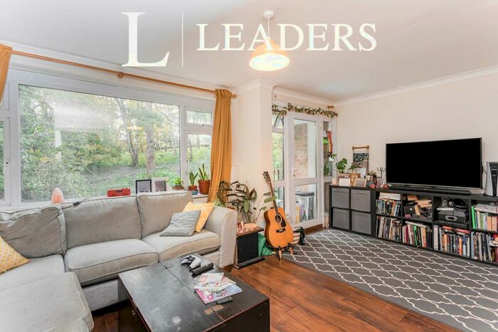 2 Bedroom Apartment To Rent In Newton Court, Haywards Heath, RH16