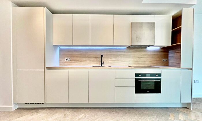 1 Bedroom Apartment To Rent In Makers Yard, Skyline Apartments, E3