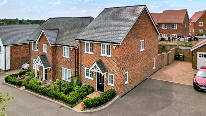 2 Bedroom Detached House For Sale In Burton Lane, Crowborough, TN6