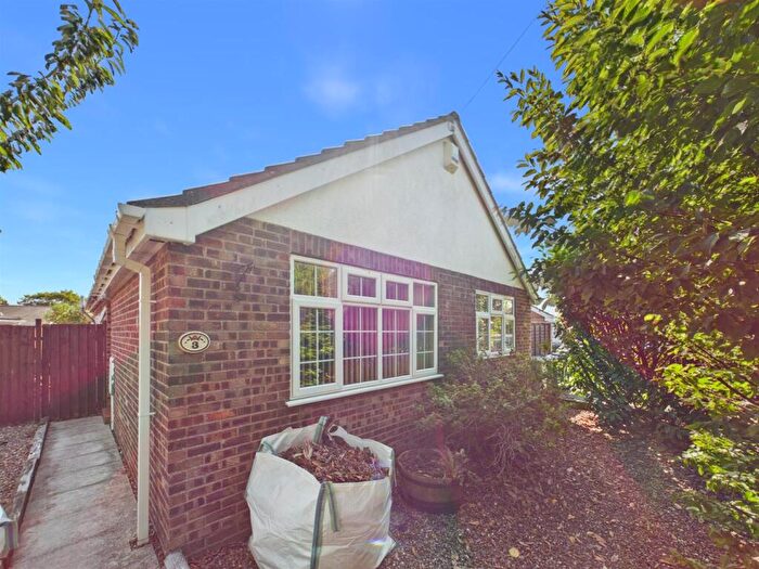 2 Bedroom Detached Bungalow For Sale In Sandringham Drive, Sutton-On-Sea, LN12