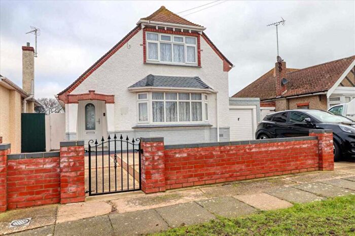 2 Bedroom Detached House For Sale In Kents Avenue, Holland On Sea, CO15