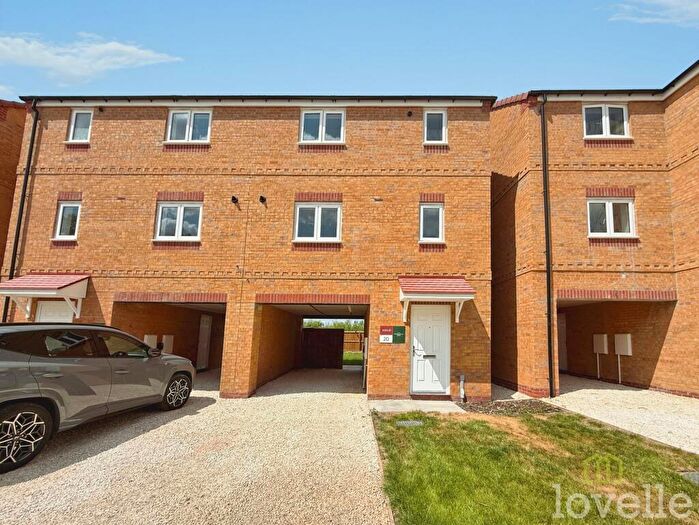 2 Bedroom Semi-Detached House To Rent In Eliot Drive, Gainsborough, DN21
