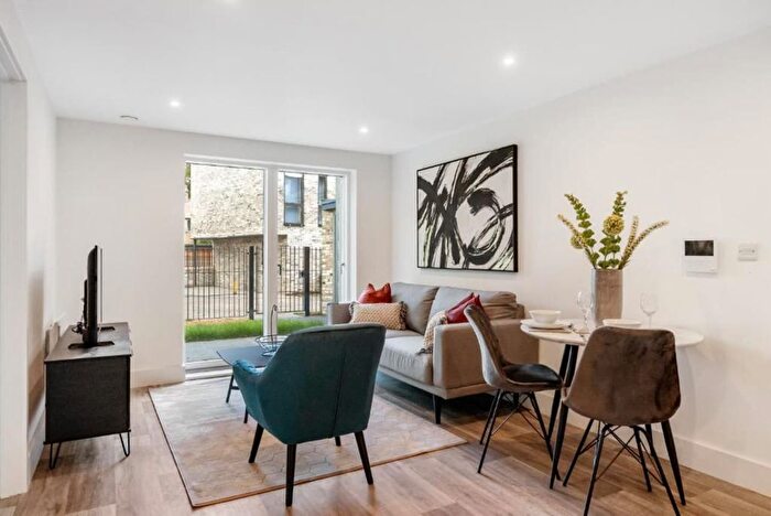 1 Bedroom Flat To Rent In Water Street, Cambridge, CB4