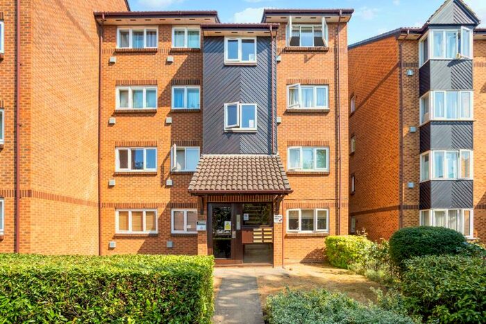 1 Bedroom Apartment To Rent In Wulfstan House, Saxon Close, KT6