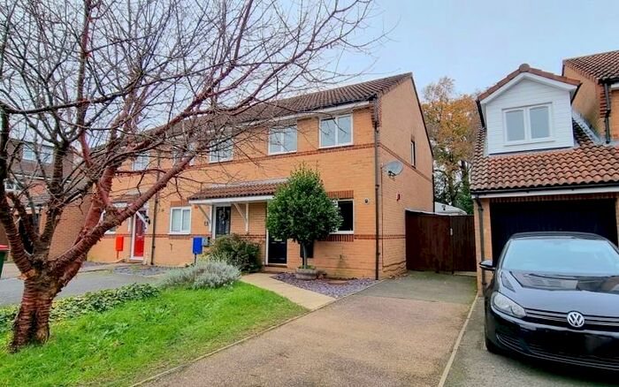 3 Bedroom End Of Terrace House To Rent In Lidsey Close, Maidenbower, Crawley, West Sussex., RH10