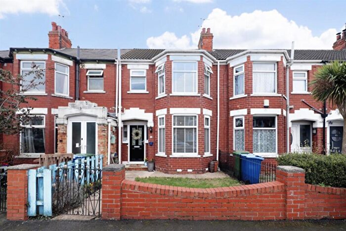 3 Bedroom Terraced House For Sale In Keswick Gardens, Hull, HU6