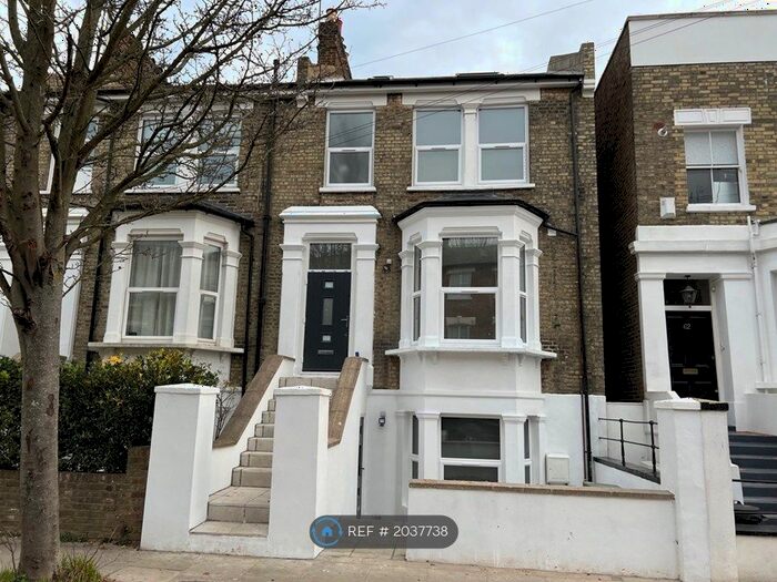 4 Bedroom Flat To Rent In Devonport Road, London, W12