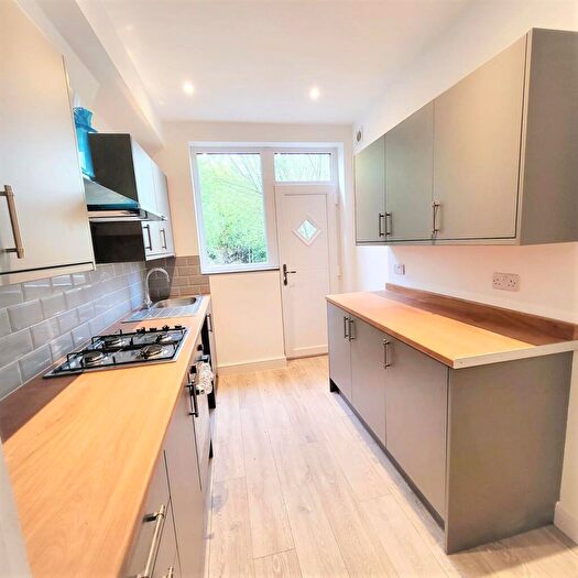 3 Bedroom Semi-Detached House To Rent In Woodhouse Road, Wheatley, DN2