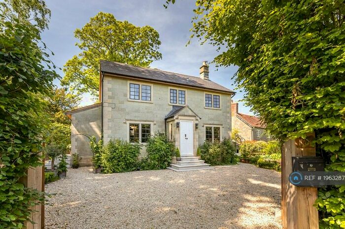 4 Bedroom Detached House To Rent In Motcombe, Motcombe, Shaftesbury, SP7