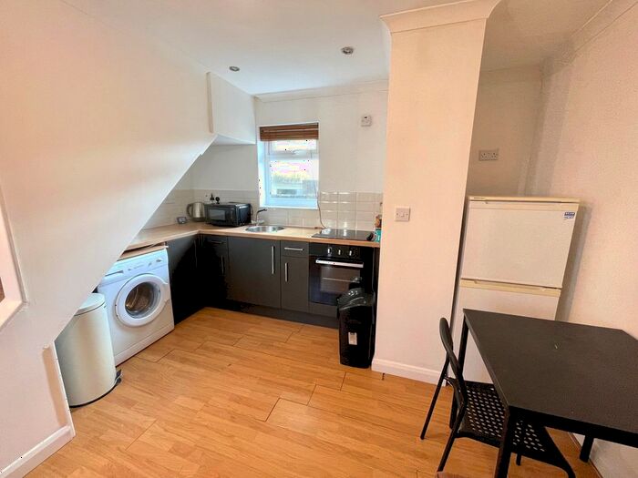 1 Bedroom Property To Rent In Rutland Street, Grangetown, Cardiff, CF11