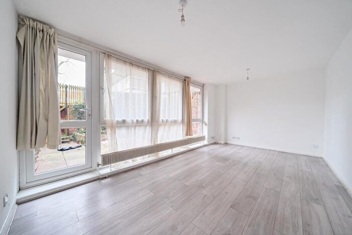 3 Bedroom Flat To Rent In Bavaria Road London, N19