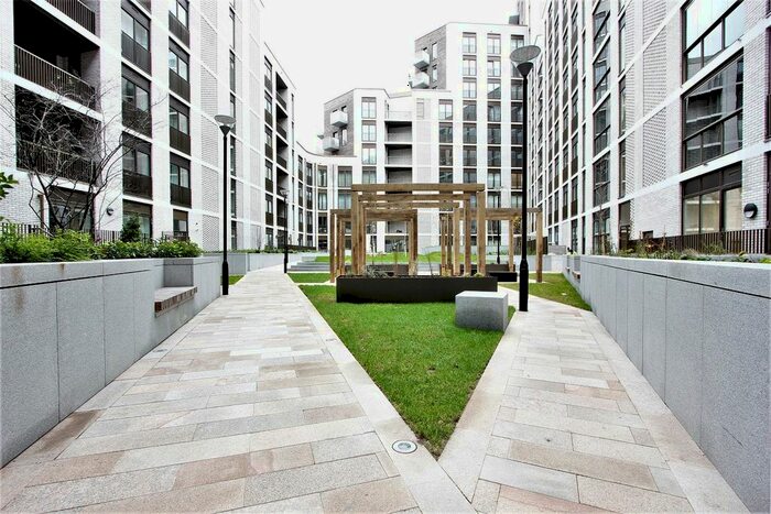 3 Bedroom Flat To Rent In Greeford House, Jubilee Walk, London, WC1X