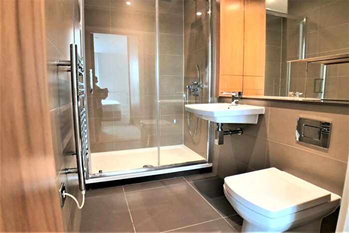 2 Bedroom Apartment To Rent In Thanet Tower, E16