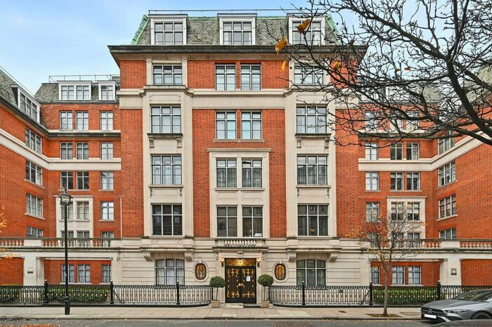 1 Bedroom Flat To Rent In Hallam Street, Marylebone, London, W1W