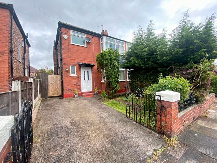 3 Bedroom Semi Detached House To Rent In Charlbury Avenue, Prestwich, M25