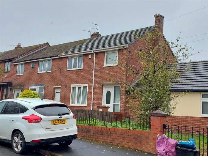 3 Bedroom Town House To Rent In Mount Pleasant Avenue, St. Helens, WA9