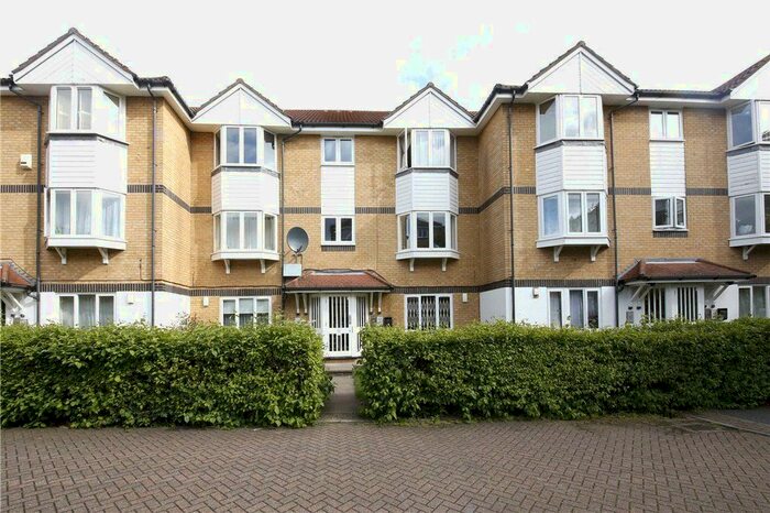 2 Bedroom Flat To Rent In Sheppard Drive, Bermondsey, London, SE16