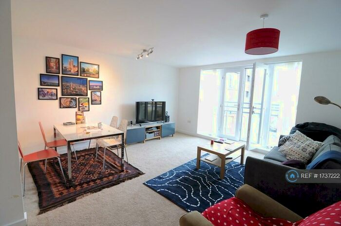 2 Bedroom Flat To Rent In Worsdell Drive, Gateshead, NE8