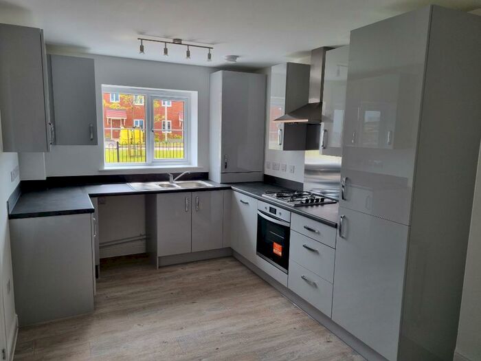 3 Bedroom Semi-Detached House For Sale In Springfield Lane, Warwick, Warwickshire, CV34