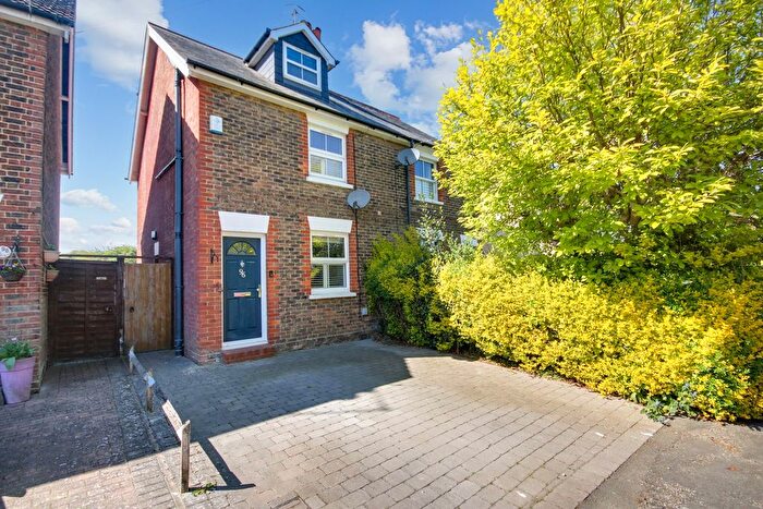 3 Bedroom Semi Detached House For Sale In Station Road, Lingfield, RH7