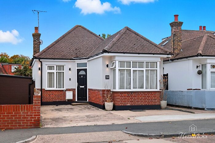 2 Bedroom Bungalow For Sale In Feeches Road, Southend-On-Sea, SS2