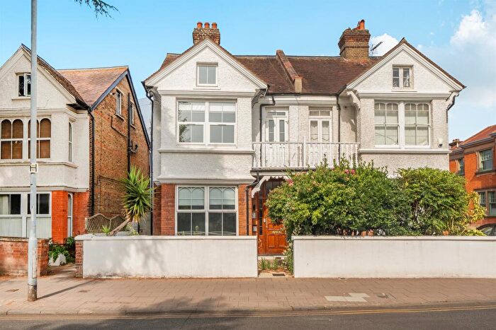 6 Bedroom Semi-Detached House For Sale In St. Leonards Road, Windsor, SL4