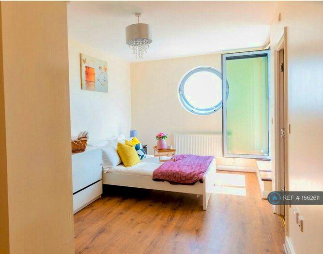 2 Bedroom Flat To Rent In Strand House, London, SE28