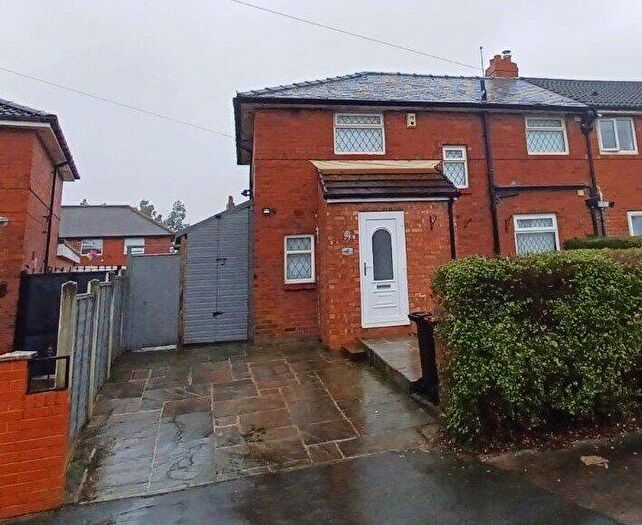3 Bedroom Semi Detached House To Rent In Hollin Park Terrace, Leeds, West Yorkshire, LS8
