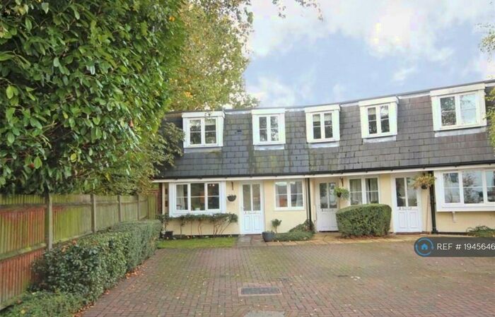 1 Bedroom Maisonette To Rent In Kimptons Court, Woolmer Green, SG3