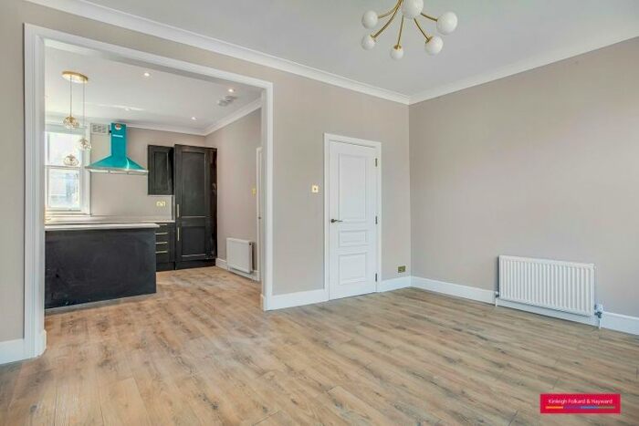 2 Bedroom Flat To Rent In Byam Street, London, SW6