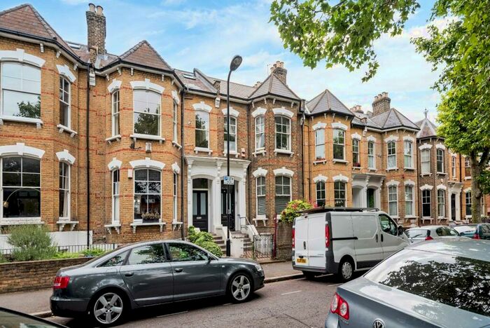 2 Bedroom Apartment To Rent In Lower Clapton Road, London, E5