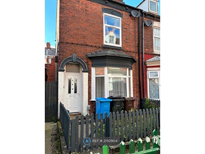 3 Bedroom End Of Terrace House To Rent In Elm Villas, Hull, HU9