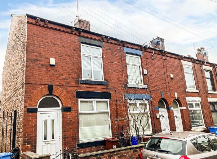 2 Bedroom House To Rent In Hethorn Street, Manchester, M40