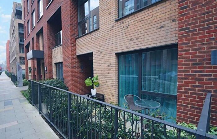 1 Bedroom Apartment For Sale In Lismore Boulevard, London, NW9