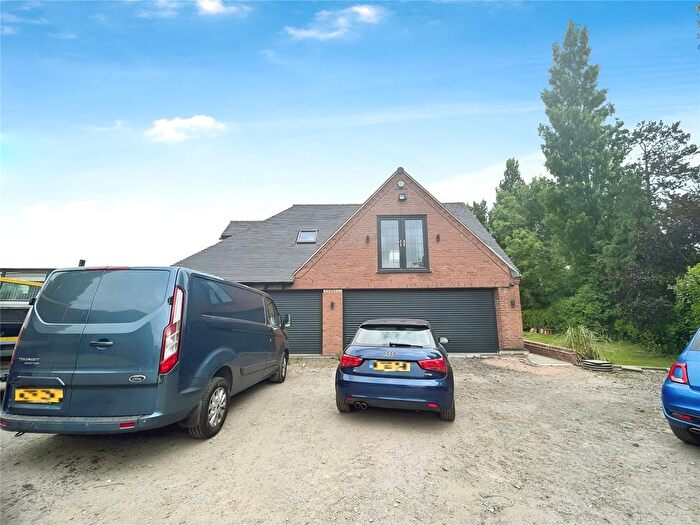 2 Bedroom Flat To Rent In Ansley, Nuneaton, Warwickshire, CV10
